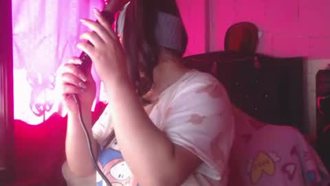 Snapshot of nikkirous_ chatting on July 6, 2:47 pm Nikkirous online show from July 6, 2:47 pm