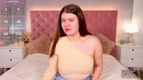 NikkiVelvets online show from June 14, 6:21 pm