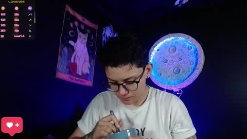 Snapshot of nikky_tomboy444 chatting on February 18, 12:56 pm Nikky online show from February 18, 12:56 pm