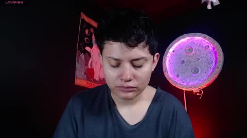 Snapshot of nikky_tomboy444 chatting on April 18, 1:04 pm Nikky online show from April 18, 1:04 pm