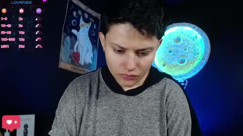 Snapshot of nikky_tomboy444 chatting on May 23, 12:53 pm Nikky online show from May 23, 12:53 pm