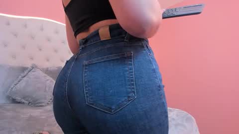 Y E S I online show from February 14, 12:02 pm