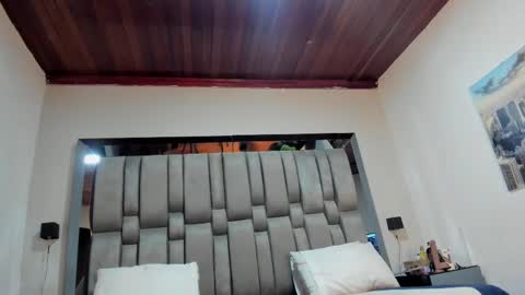     online show from October 4, 11:52 am