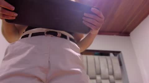     online show from November 22, 11:53 am