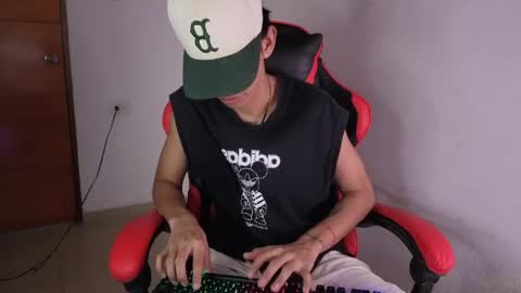 niklaus_wolf online show from April 26, 5:49 am