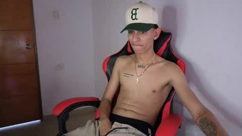 niklaus_wolf online show from May 7, 9:09 pm