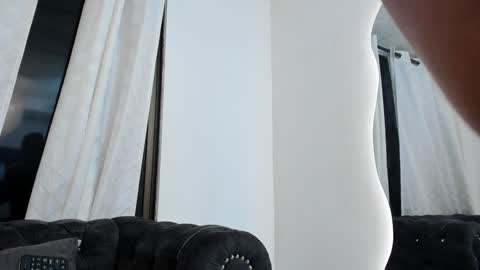 Snapshot of niklause_froid chatting on February 5, 2:40 am niklause_froid online show from February 5, 2:40 am