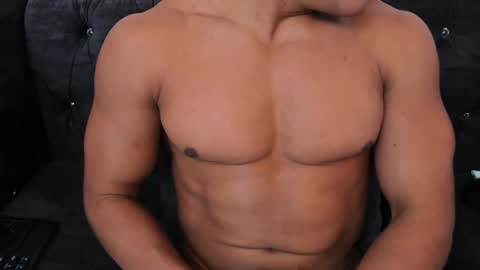 Snapshot of niklause_froid chatting on February 22, 3:58 pm niklause_froid online show from February 22, 3:58 pm