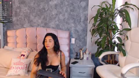 Snapshot of niko_robin chatting on February 1, 8:37 pm Niko Robin online show from February 1, 8:37 pm