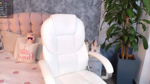 Snapshot of niko_robin chatting on February 17, 2:09 am Niko Robin online show from February 17, 2:09 am