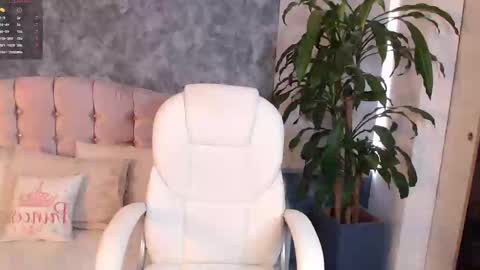 Snapshot of niko_robin chatting on March 6, 3:45 pm Niko Robin online show from March 6, 3:45 pm