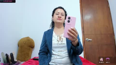 Snapshot of nikol32__ chatting on December 16, 12:16 pm dayan online show from December 16, 12:16 pm