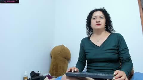 Snapshot of nikol32__ chatting on December 24, 11:49 am dayan online show from December 24, 11:49 am