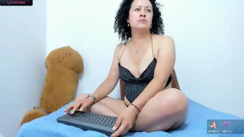 Snapshot of nikol32__ chatting on February 17, 3:42 pm dayan online show from February 17, 3:42 pm