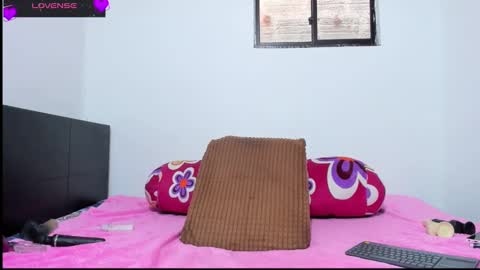 Snapshot of nikol32__ chatting on March 3, 5:29 pm dayan online show from March 3, 5:29 pm