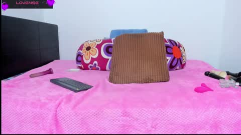 Snapshot of nikol32__ chatting on March 4, 7:22 pm dayan online show from March 4, 7:22 pm