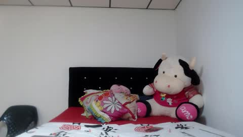 Snapshot of nikol_25 chatting on October 29, 8:32 pm nikol_25 online show from October 29, 8:32 pm