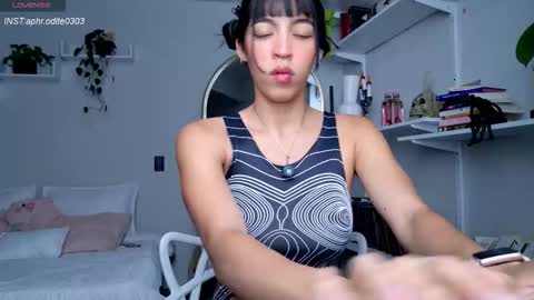Nicole cam online show from October 27, 9:30 pm