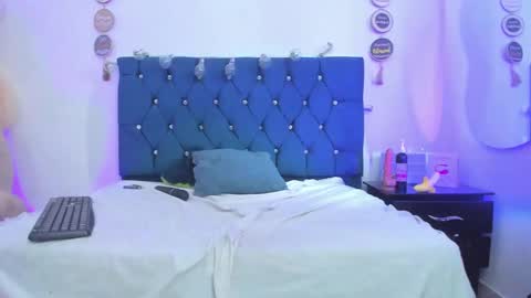 Snapshot of nikol_twink chatting on November 11, 6:41 pm Nicol online show from November 11, 6:41 pm