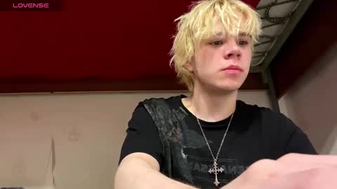 nikolasbucks online show from December 4, 6:27 pm