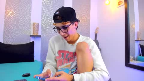    online show from December 22, 11:22 am