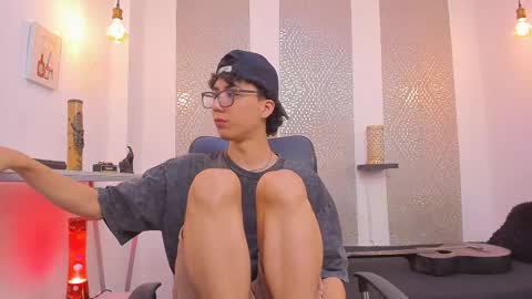    online show from October 10, 5:39 am