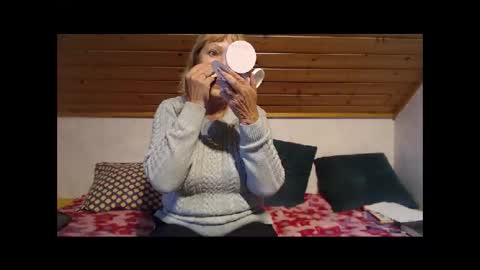 Nikole1 online show from October 25, 10:45 am