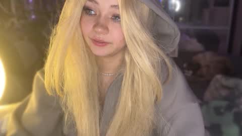 nikoli_naw online show from February 23, 8:50 pm