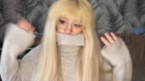 nikoli_naw online show from May 19, 11:11 pm