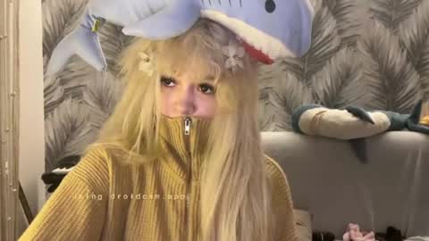 nikoli_naw online show from June 19, 8:23 pm