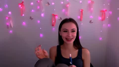 nikonara_ online show from May 10, 11:15 am