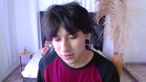 Snapshot of nikoo_18 chatting on February 22, 1:42 pm Niko online show from February 22, 1:42 pm