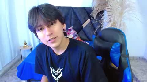 Snapshot of nikoo_18 chatting on March 3, 2:23 pm Niko online show from March 3, 2:23 pm