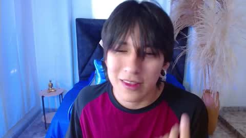 Snapshot of nikoo_18 chatting on March 19, 2:32 pm Niko online show from March 19, 2:32 pm