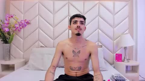 Snapshot of nikostone chatting on September 21, 7:43 am Niko Stone online show from September 21, 7:43 am