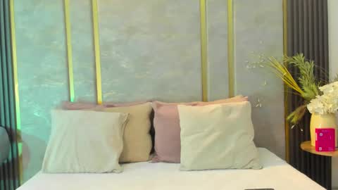 Snapshot of nikostone chatting on October 4, 7:06 am Niko Stone online show from October 4, 7:06 am