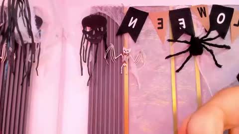 Snapshot of nikostone chatting on October 26, 4:40 am Niko Stone online show from October 26, 4:40 am