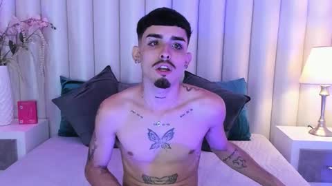 Snapshot of nikostone chatting on October 30, 5:42 am Niko Stone online show from October 30, 5:42 am