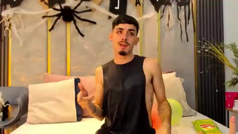 Snapshot of nikostone chatting on November 2, 4:59 am Niko Stone online show from November 2, 4:59 am