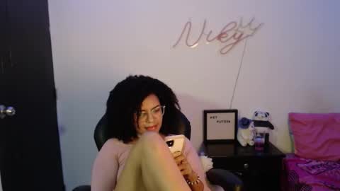 Nicole    GTM-5 1100 pm - 700 am online show from January 13, 10:36 am