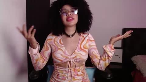 Nicole    GTM-5 1100 pm - 700 am online show from June 19, 6:29 am