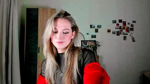 Snapshot of niky_jess chatting on December 19, 2:24 pm Veronica online show from December 19, 2:24 pm