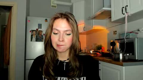 Snapshot of niky_jess chatting on February 6, 9:06 pm Veronica online show from February 6, 9:06 pm