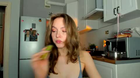 Snapshot of niky_jess chatting on February 9, 8:22 am Veronica online show from February 9, 8:22 am