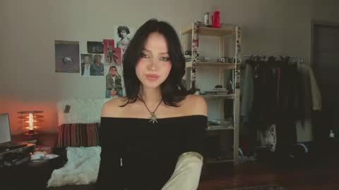 Snapshot of niky_jess chatting on April 12, 1:38 pm Veronica online show from April 12, 1:38 pm