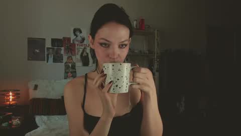 Snapshot of niky_jess chatting on April 16, 10:38 am Veronica online show from April 16, 10:38 am