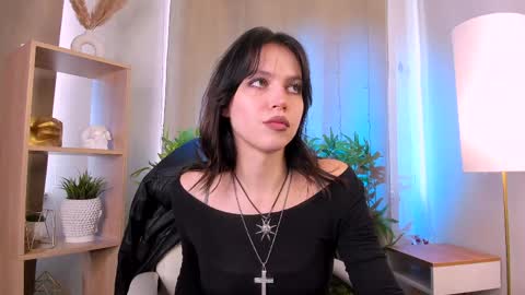 Snapshot of niky_jess chatting on April 25, 7:00 am Veronica online show from April 25, 7:00 am