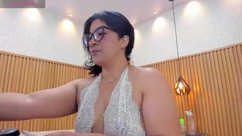 Snapshot of nikyrios chatting on May 8, 12:10 pm online show from May 8, 12:10 pm