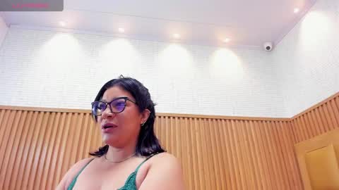 Snapshot of nikyrios chatting on May 20, 12:22 pm online show from May 20, 12:22 pm