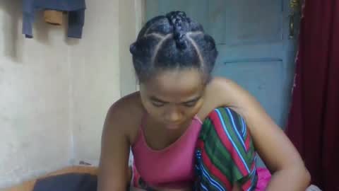 nilah online show from April 30, 7:04 am